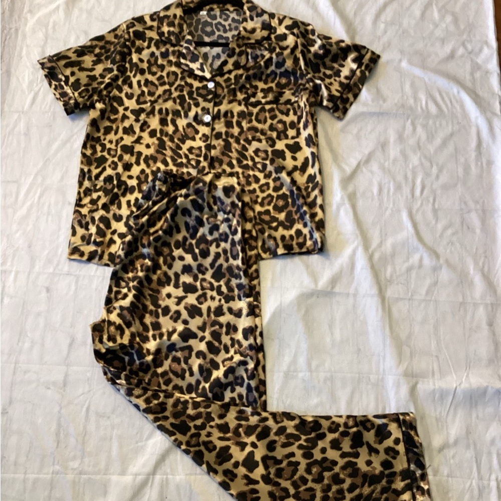 Leopard Print Women’s  2 PC Pajamas Set